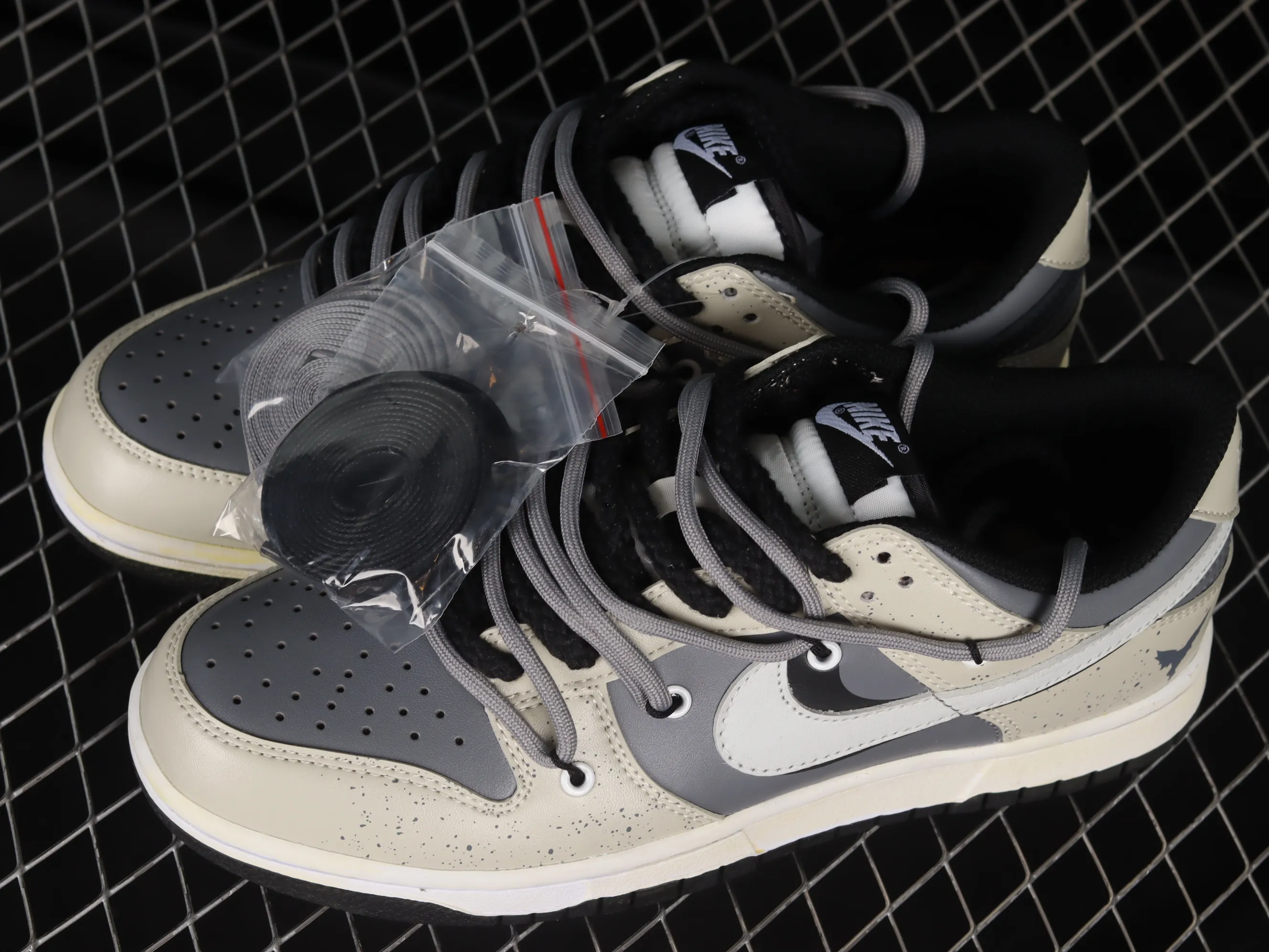 All Categories Nk SB Dunk Series Nk SB Dunk Low Low-top Sneakers Nk Dunk Low Desert Wasteland Customized version of deconstructed strap casual sneakers DD1391-100